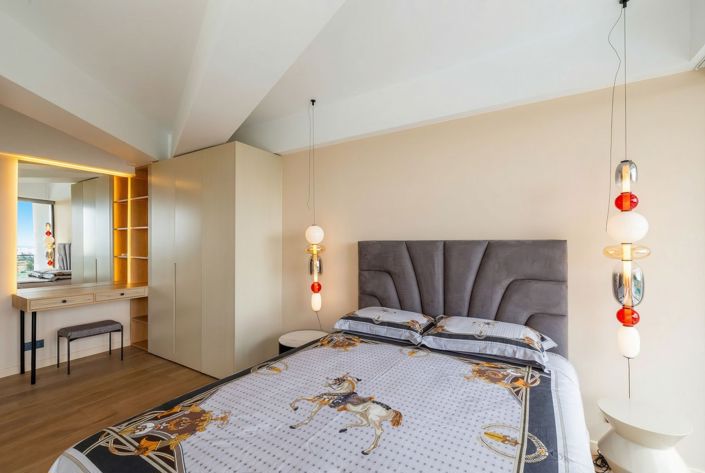 Image No.13-7 Bed House for sale