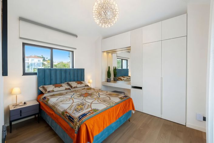 Image No.18-7 Bed House for sale