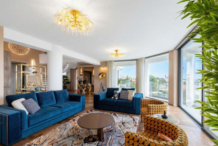 Image No.8-7 Bed House for sale