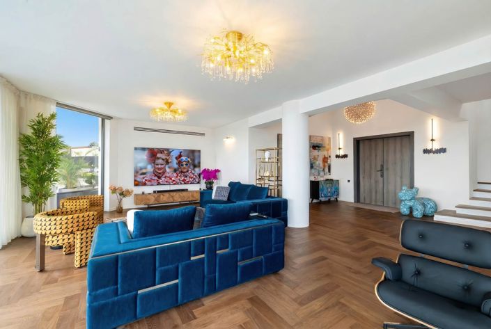 Image No.9-7 Bed House for sale