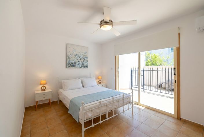 Image No.12-5 Bed House for sale