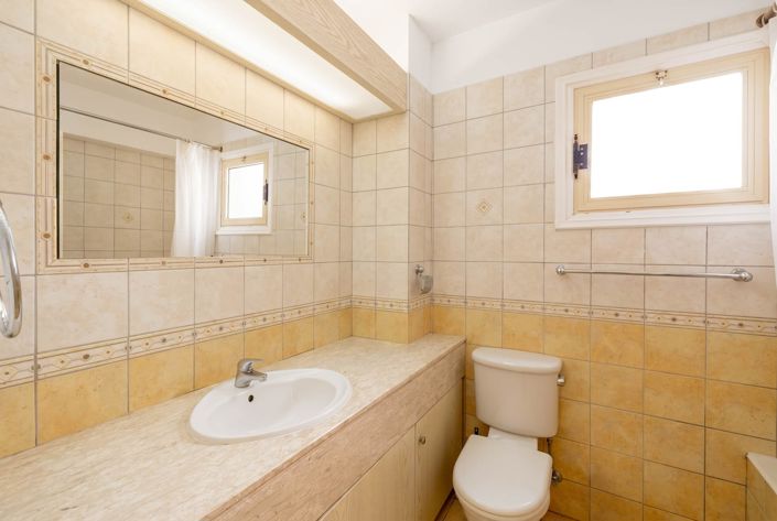 Image No.13-5 Bed House for sale