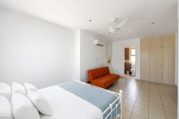 Image No.15-5 Bed House for sale