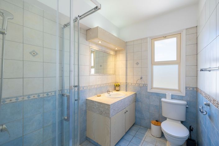 Image No.16-5 Bed House for sale