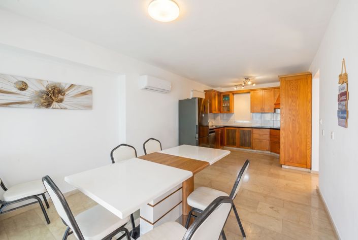 Image No.6-5 Bed House for sale