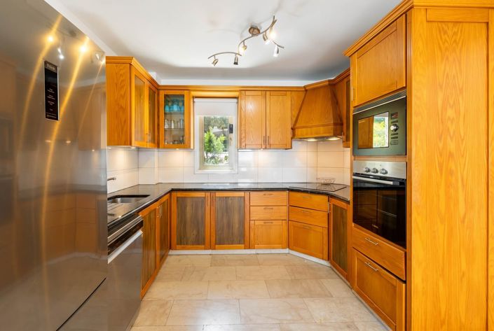Image No.7-5 Bed House for sale