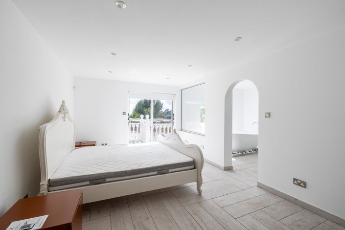 Image No.13-5 Bed House for sale