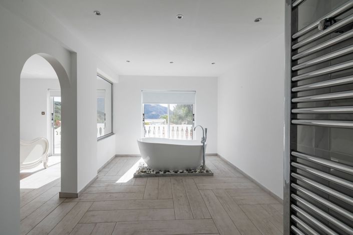 Image No.14-5 Bed House for sale