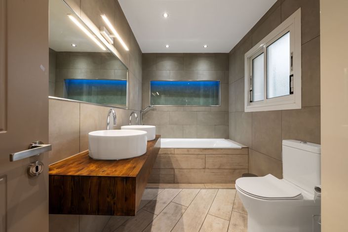 Image No.18-5 Bed House for sale