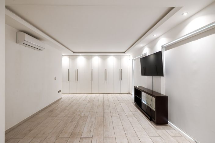 Image No.23-5 Bed House for sale