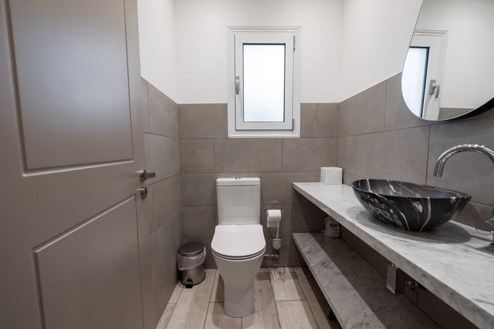 Image No.24-5 Bed House for sale