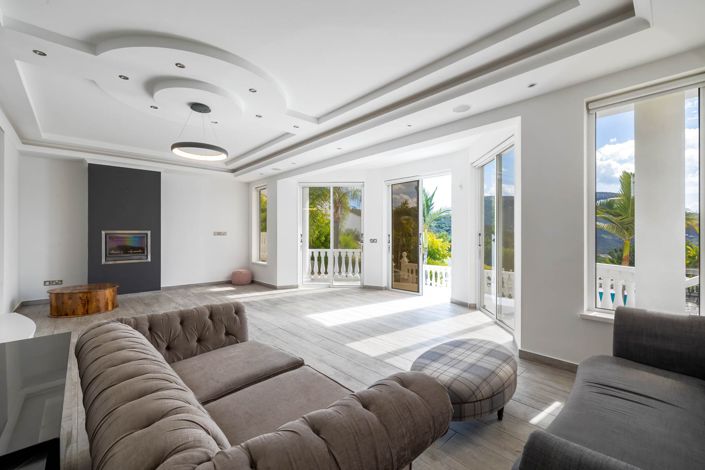Image No.3-5 Bed House for sale