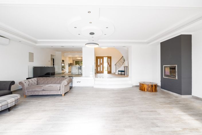Image No.5-5 Bed House for sale