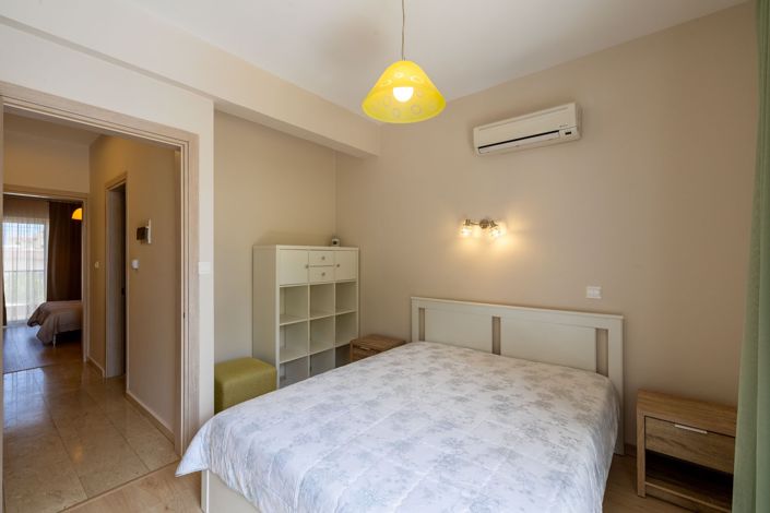 Image No.14-2 Bed House for sale