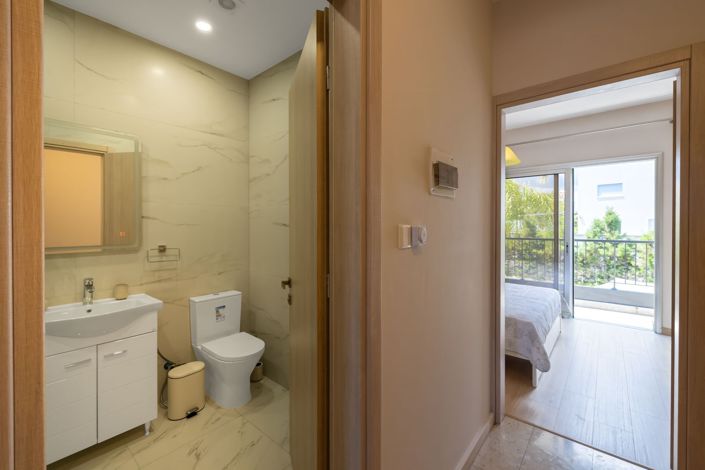 Image No.17-2 Bed House for sale