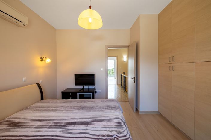 Image No.21-2 Bed House for sale