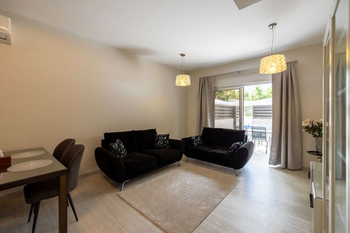 Image No.3-2 Bed House for sale
