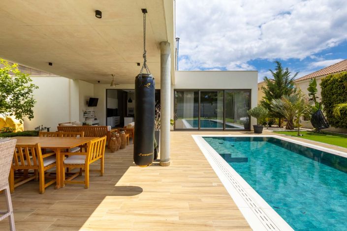 Image No.26-4 Bed House for sale
