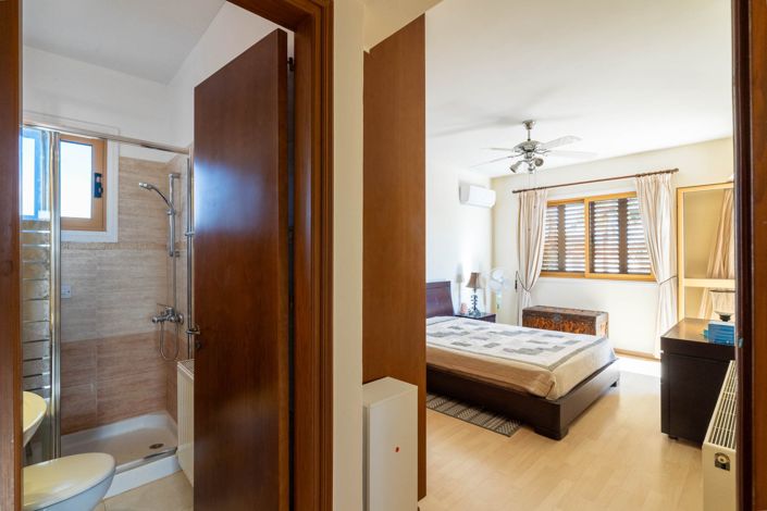 Image No.16-3 Bed House for sale