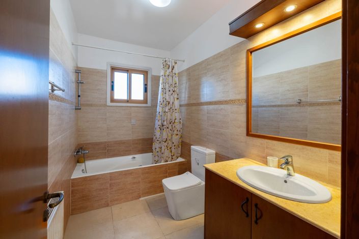 Image No.22-3 Bed House for sale