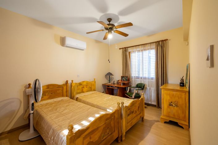 Image No.23-3 Bed House for sale