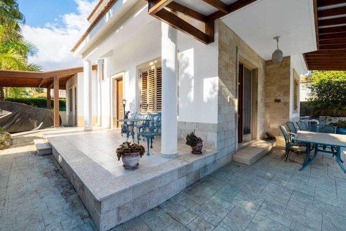 Image No.25-3 Bed House for sale