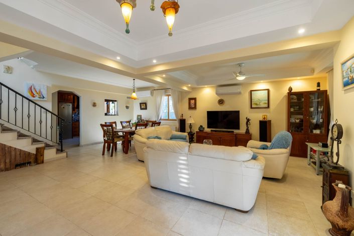 Image No.3-3 Bed House for sale