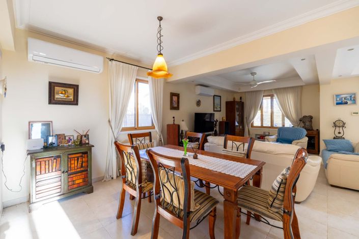 Image No.5-3 Bed House for sale