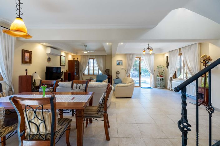 Image No.8-3 Bed House for sale