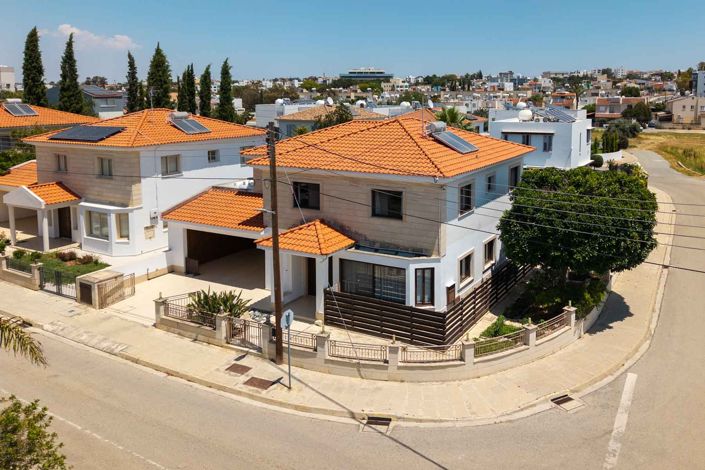Image No.2-Maison de 4 chambres à vendre à Agios Georgios 