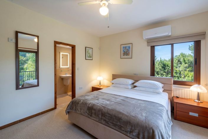 Image No.17-5 Bed House for sale