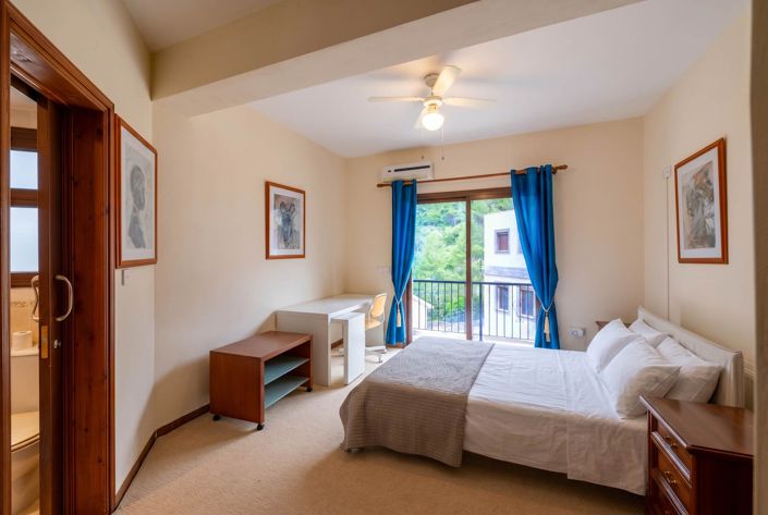Image No.19-5 Bed House for sale