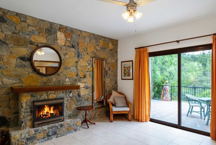 Image No.6-5 Bed House for sale