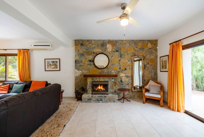 Image No.7-5 Bed House for sale