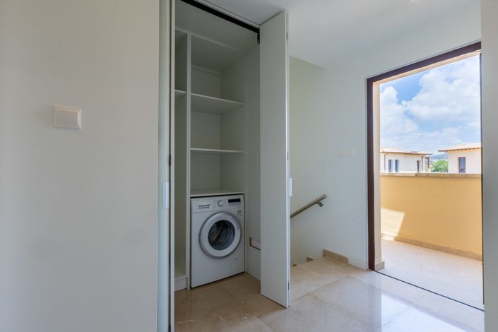 Image No.17-3 Bed House for sale