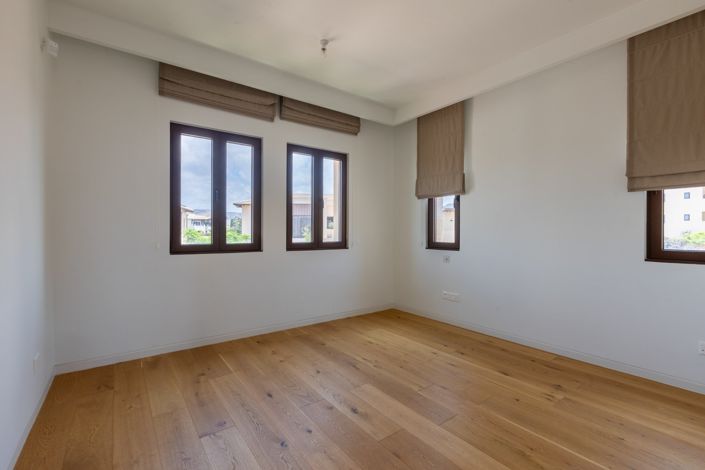 Image No.7-3 Bed House for sale