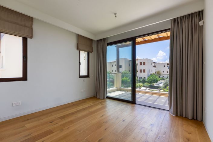 Image No.8-3 Bed House for sale