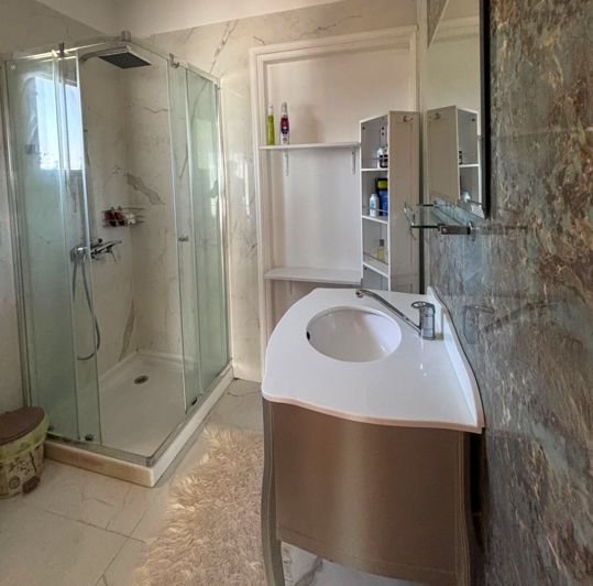 Image No.10-5 Bed House for sale