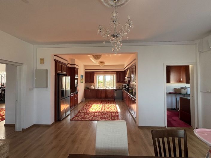 Image No.5-5 Bed House for sale
