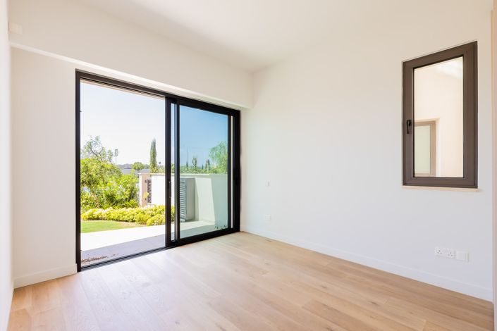 Image No.15-3 Bed Apartment for sale