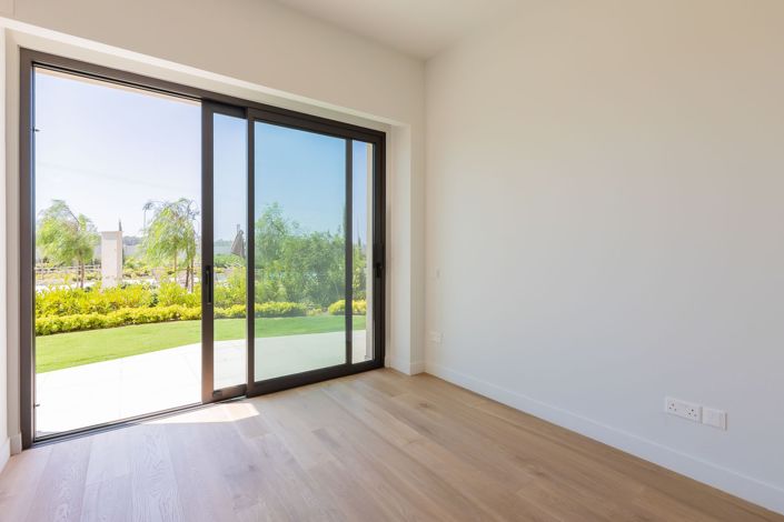 Image No.20-3 Bed Apartment for sale