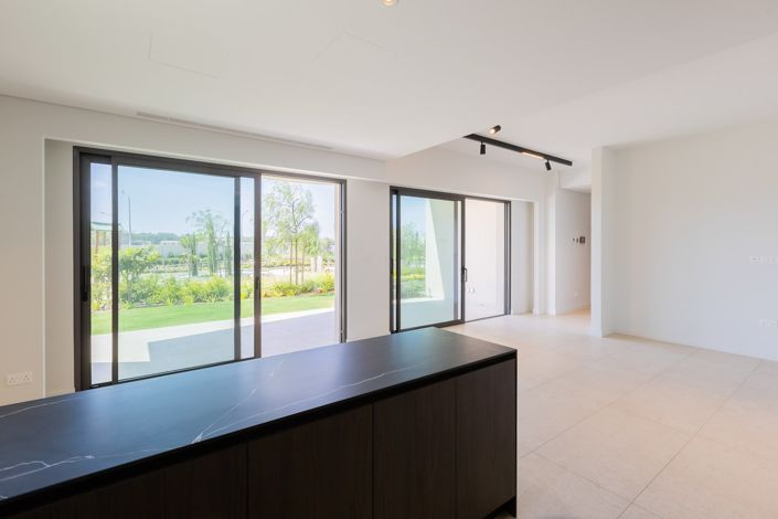 Image No.8-3 Bed Apartment for sale
