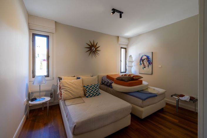 Image No.11-3 Bed Apartment for sale