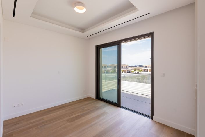 Image No.19-5 Bed House for sale