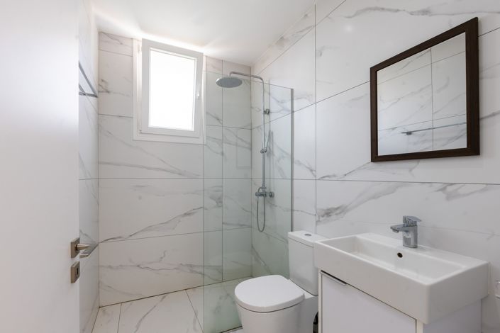 Image No.13-4 Bed House for sale