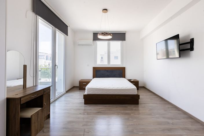 Image No.14-4 Bed House for sale