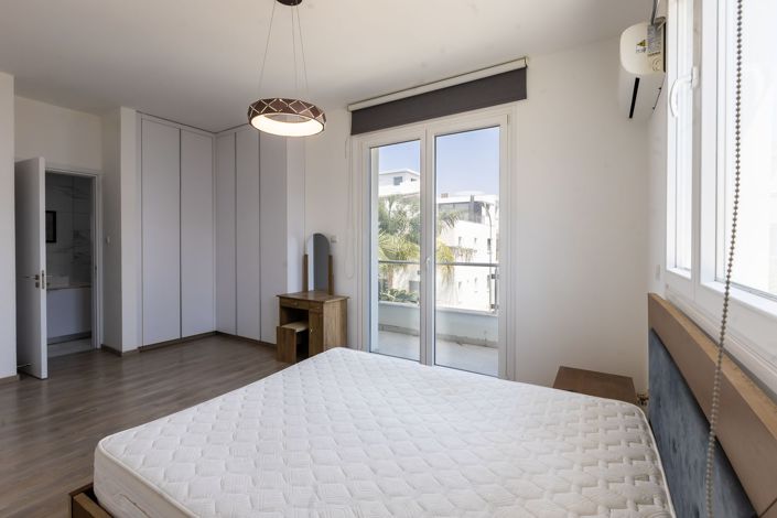 Image No.16-4 Bed House for sale