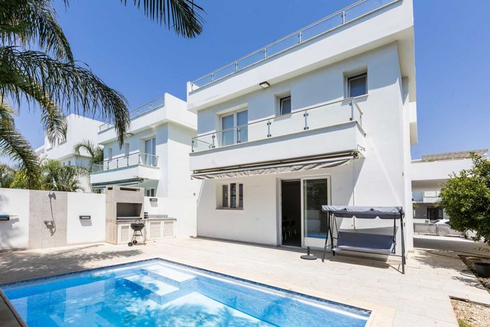 Image No.20-4 Bed House for sale