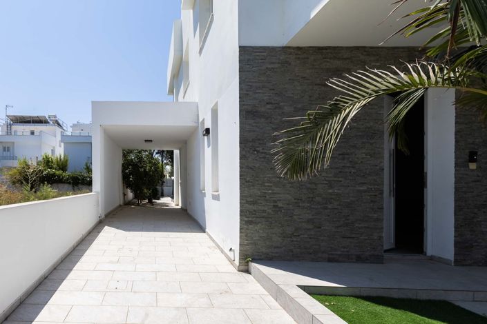 Image No.22-4 Bed House for sale