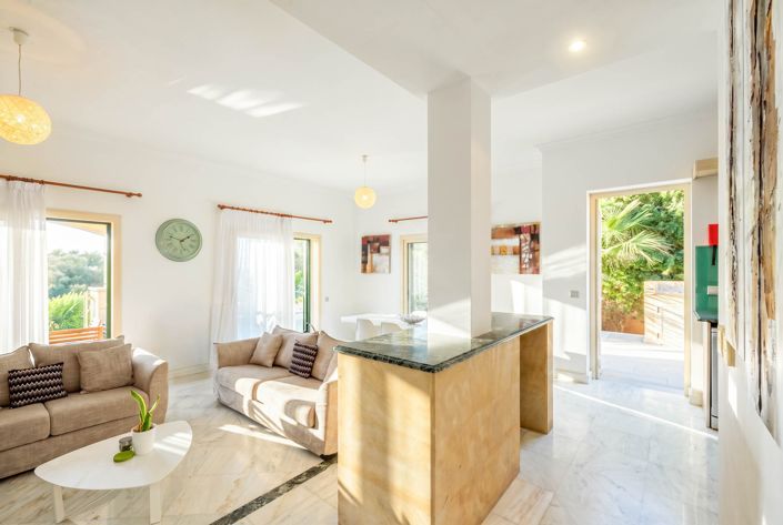 Image No.8-3 Bed House for sale